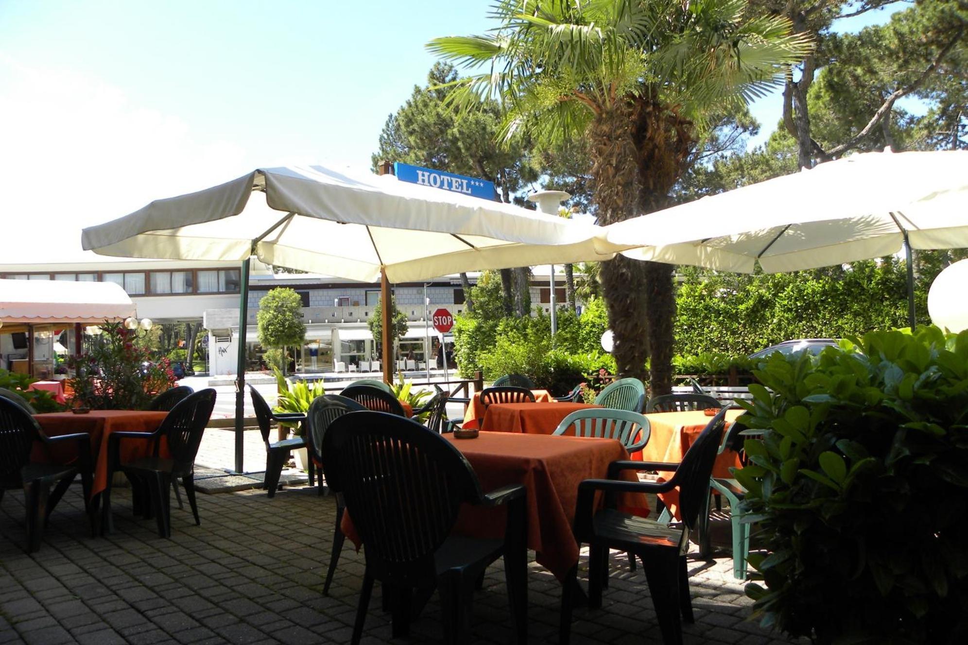 Hotel Santa Cruz Lignano Sabbiadoro Exterior foto